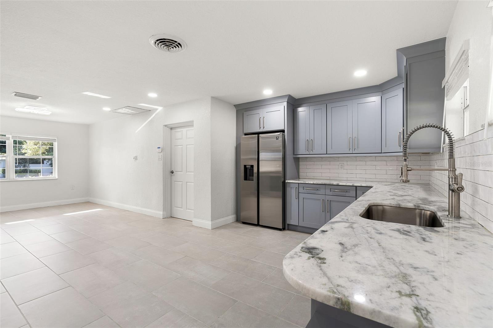 Image 13 of 33 For 202 Shore Crest Drive