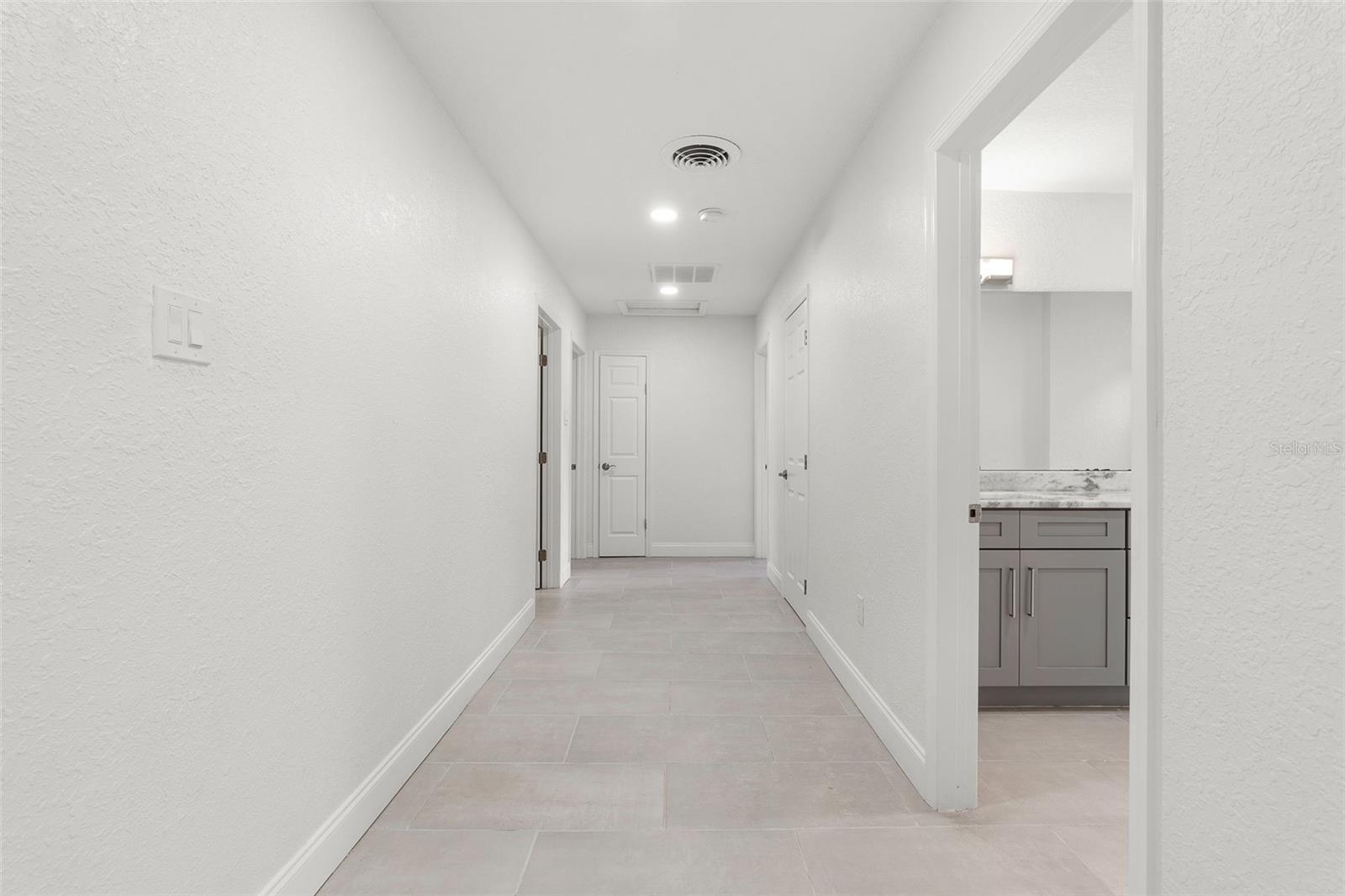 Image 14 of 33 For 202 Shore Crest Drive