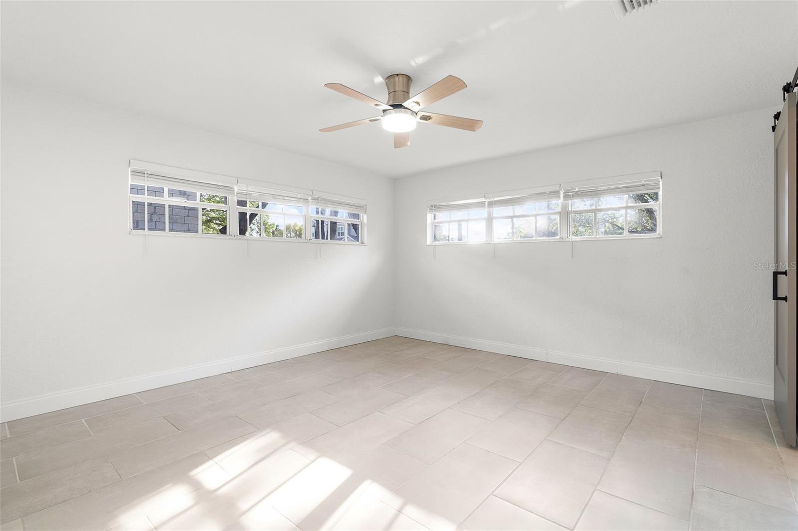 Image 17 of 33 For 202 Shore Crest Drive