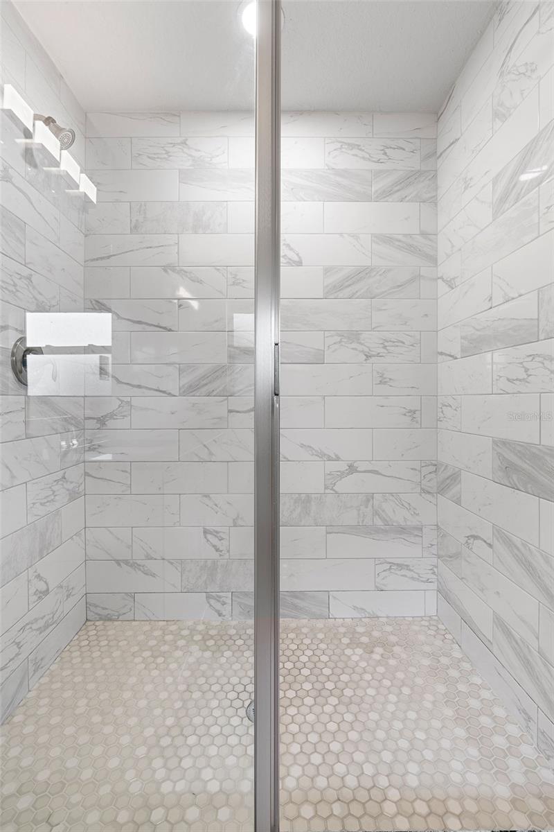 Image 20 of 33 For 202 Shore Crest Drive