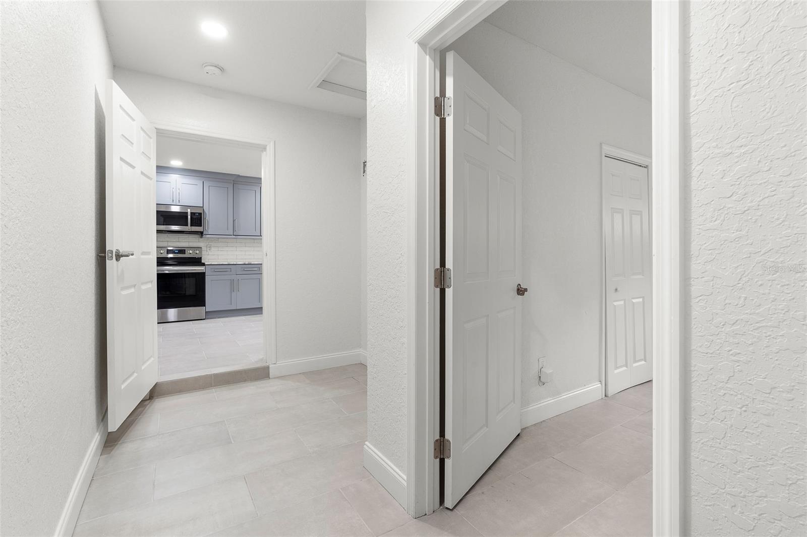 Image 23 of 33 For 202 Shore Crest Drive