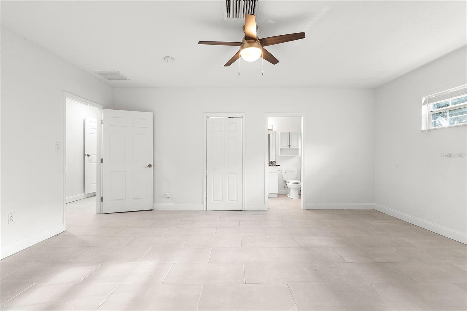 Image 25 of 33 For 202 Shore Crest Drive