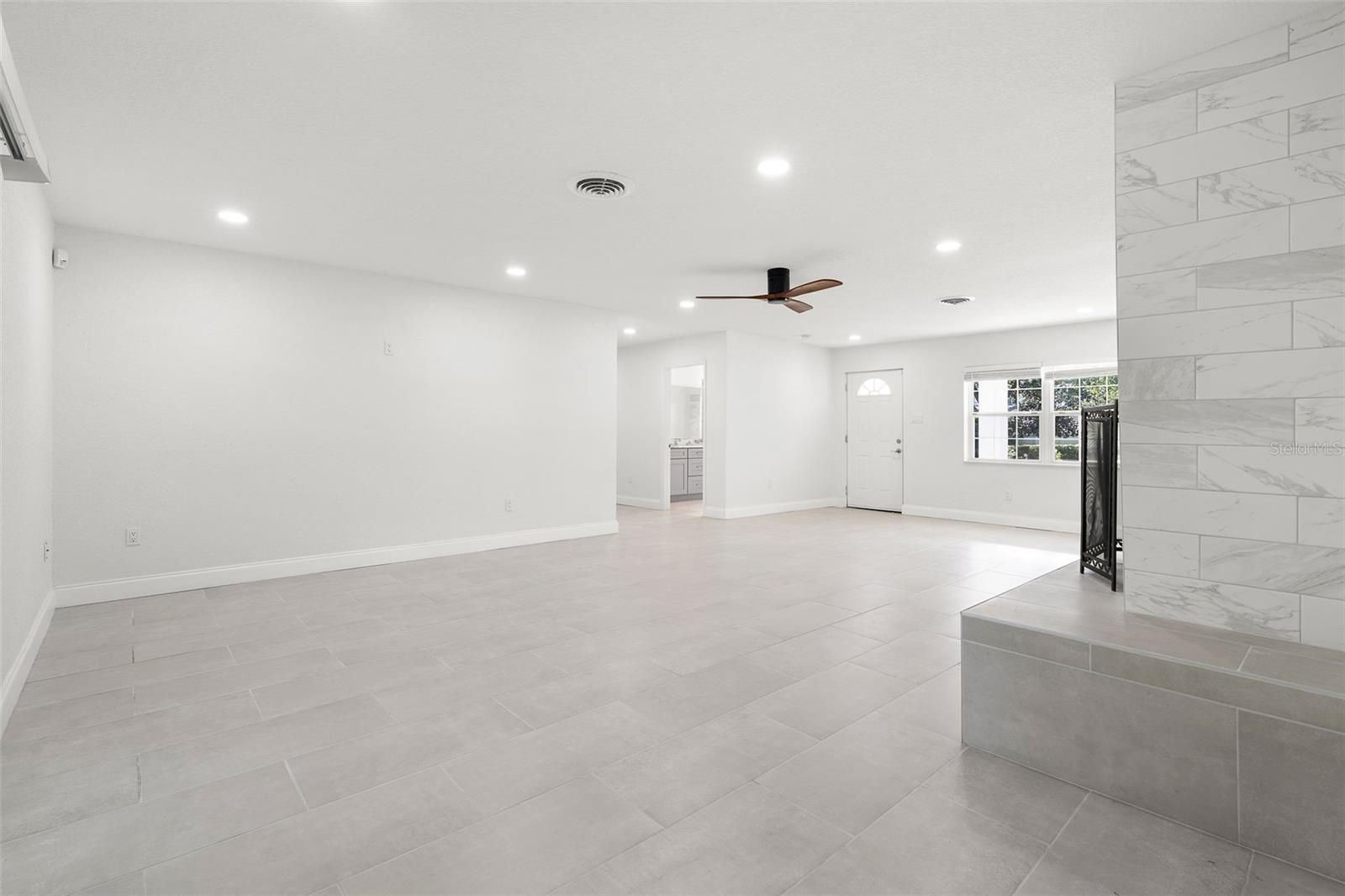 Image 8 of 33 For 202 Shore Crest Drive