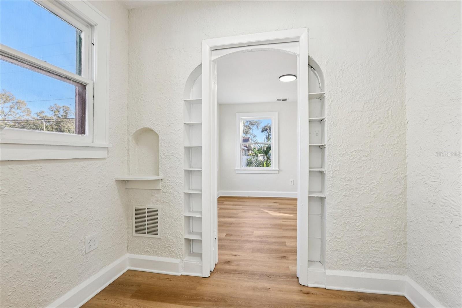 Image 16 of 47 For 305 28th Street S