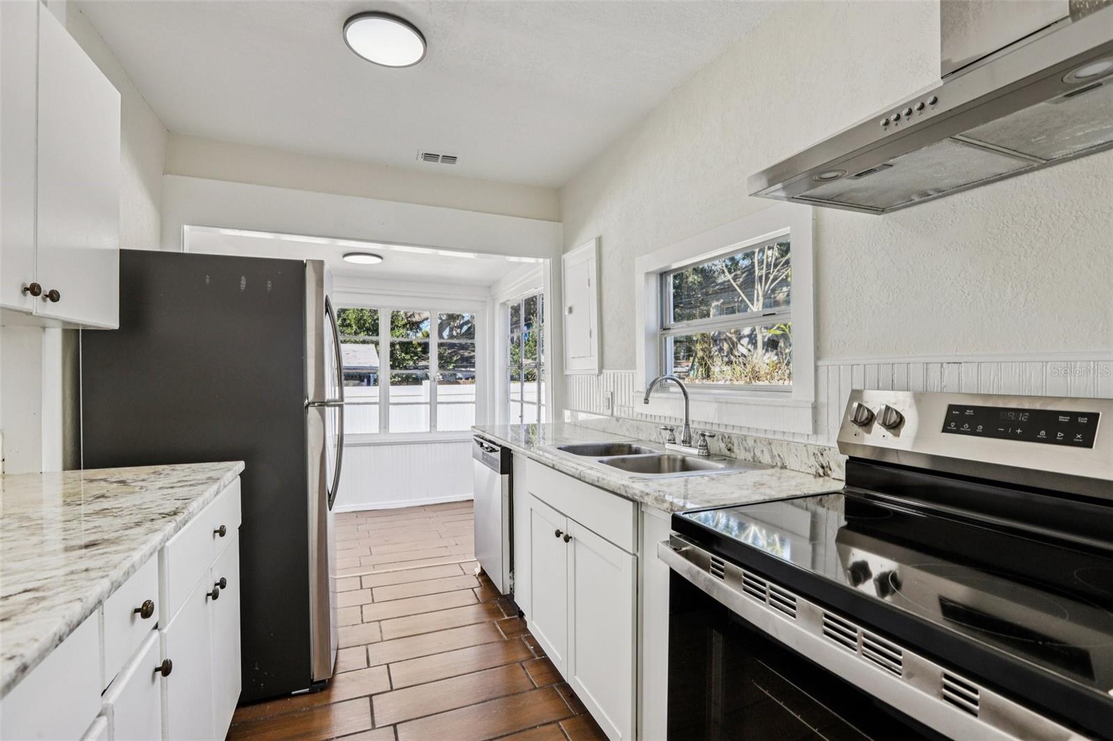 Image 17 of 47 For 305 28th Street S