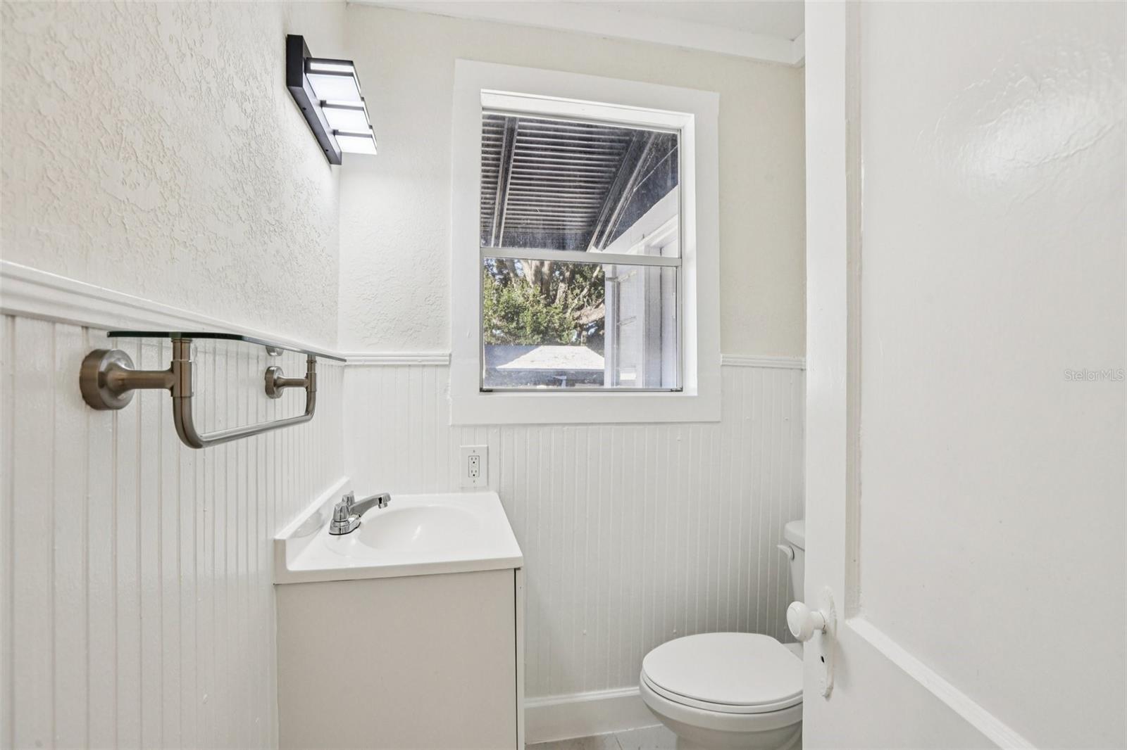 Image 21 of 47 For 305 28th Street S