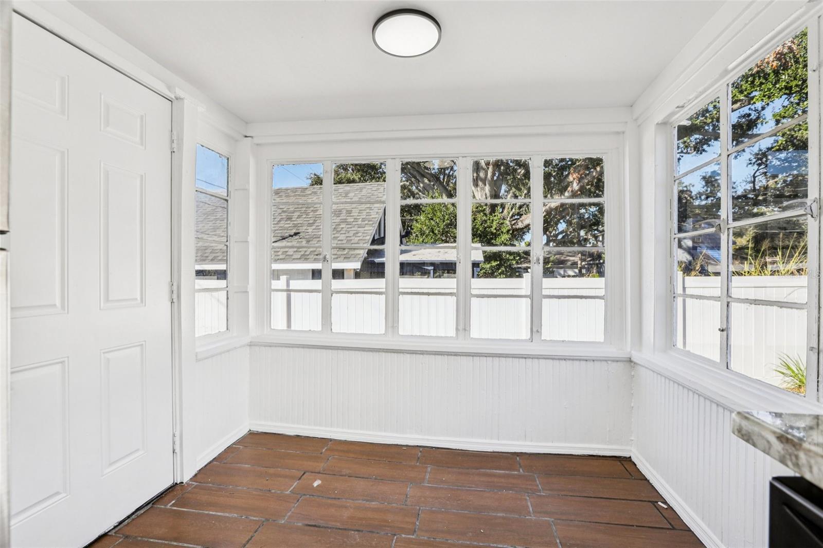 Image 24 of 47 For 305 28th Street S