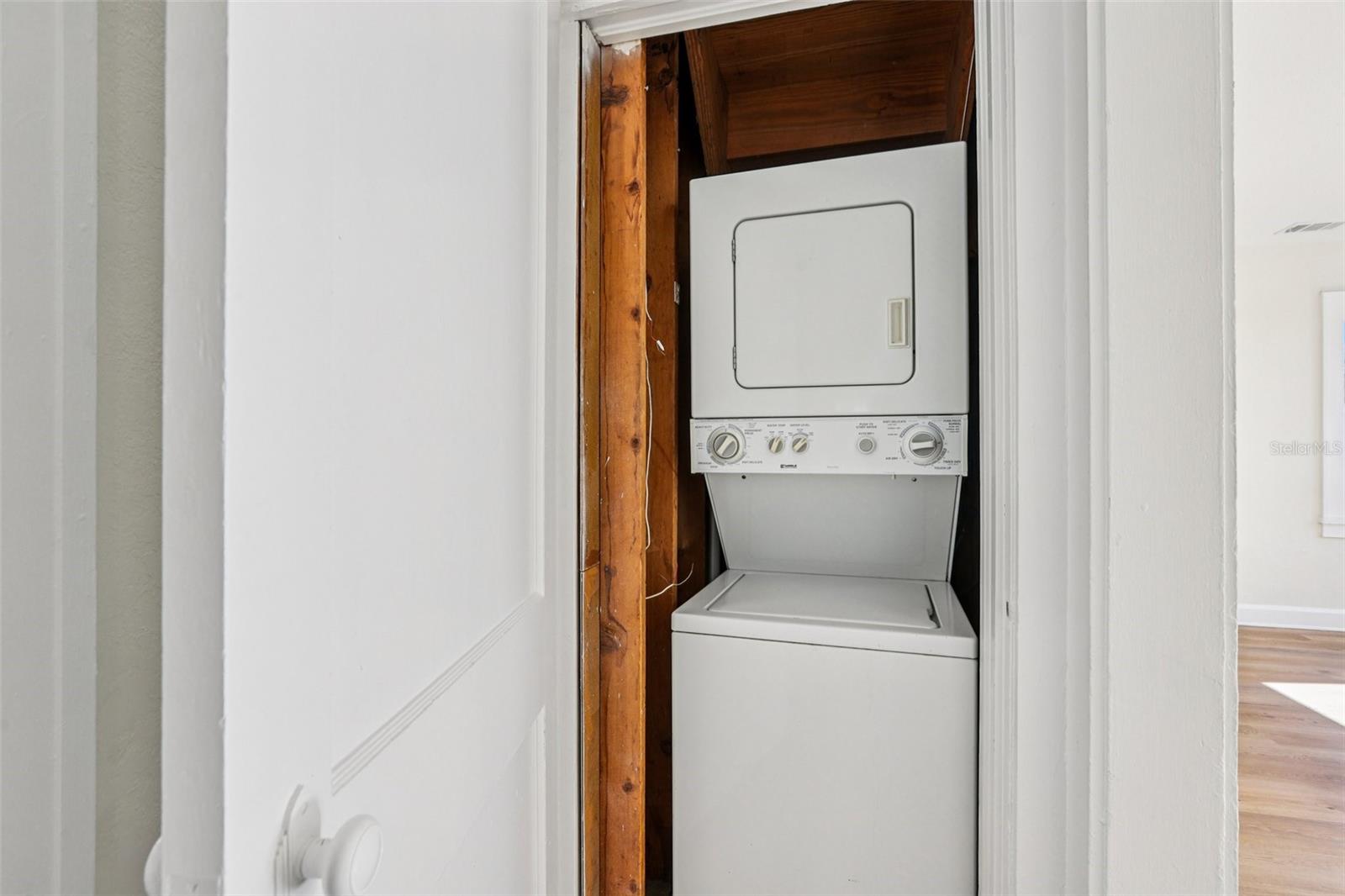 Image 28 of 47 For 305 28th Street S