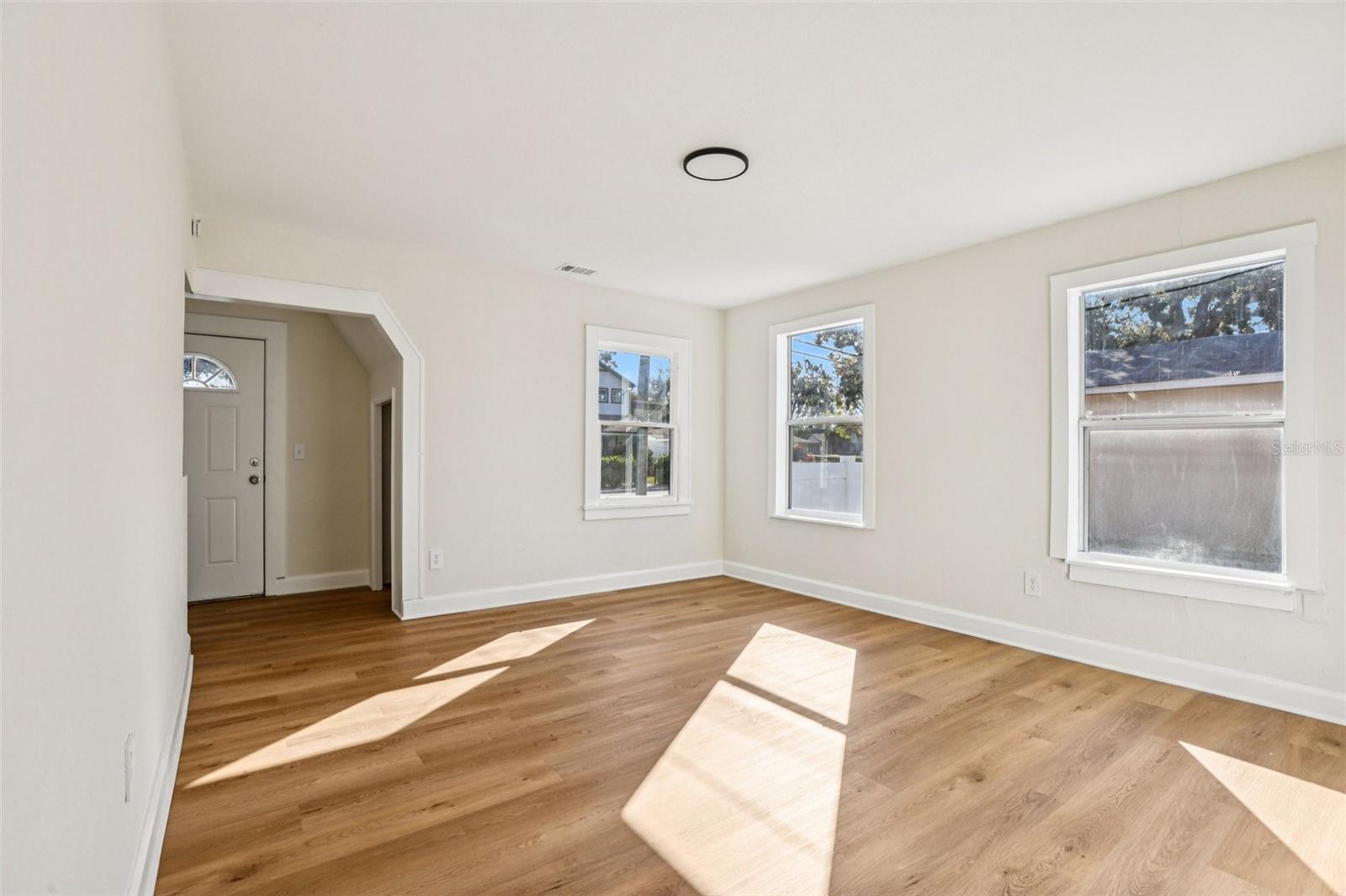 Image 3 of 47 For 305 28th Street S