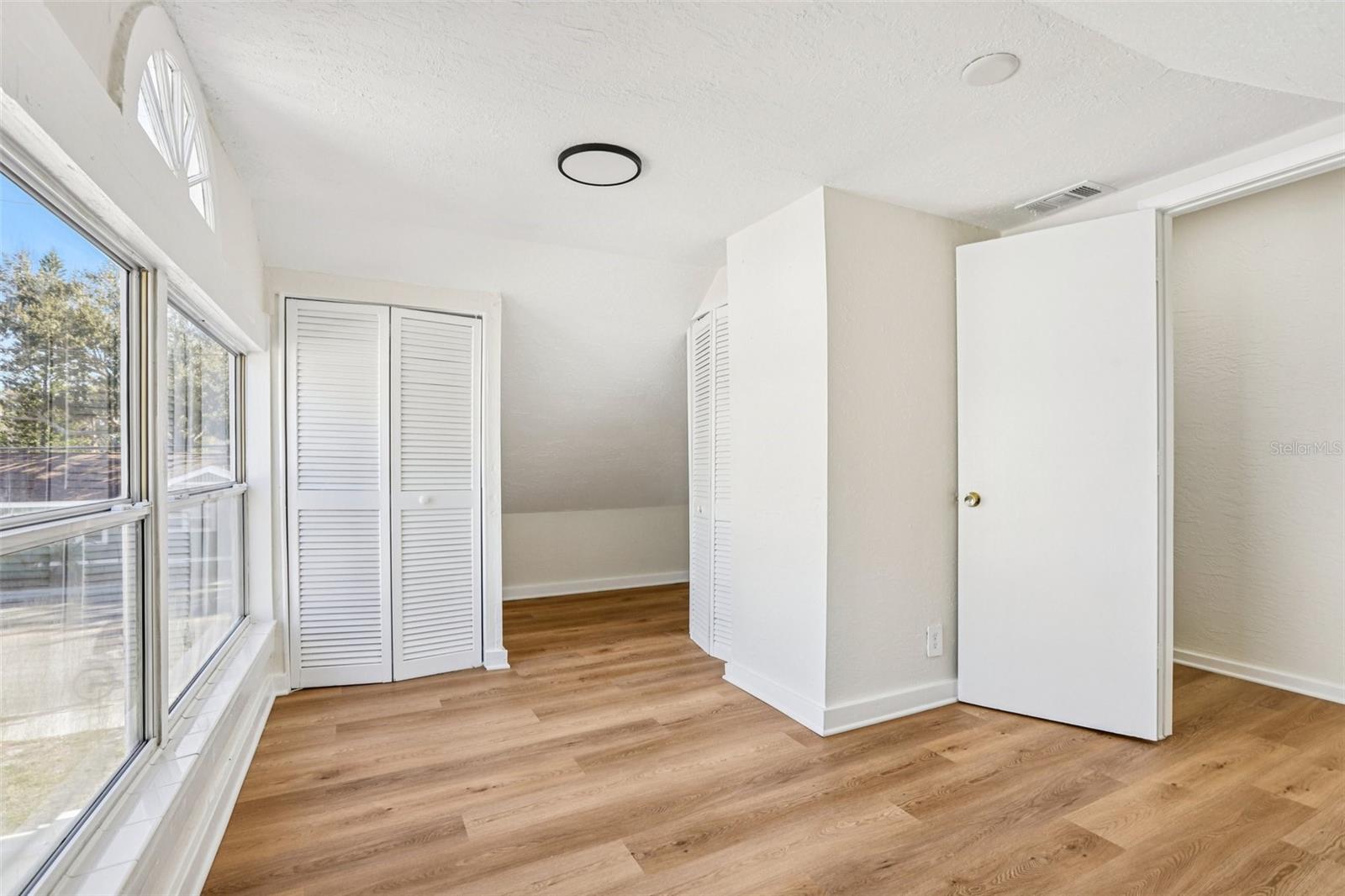 Image 31 of 47 For 305 28th Street S