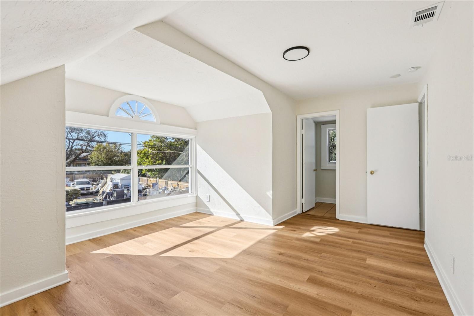 Image 36 of 47 For 305 28th Street S