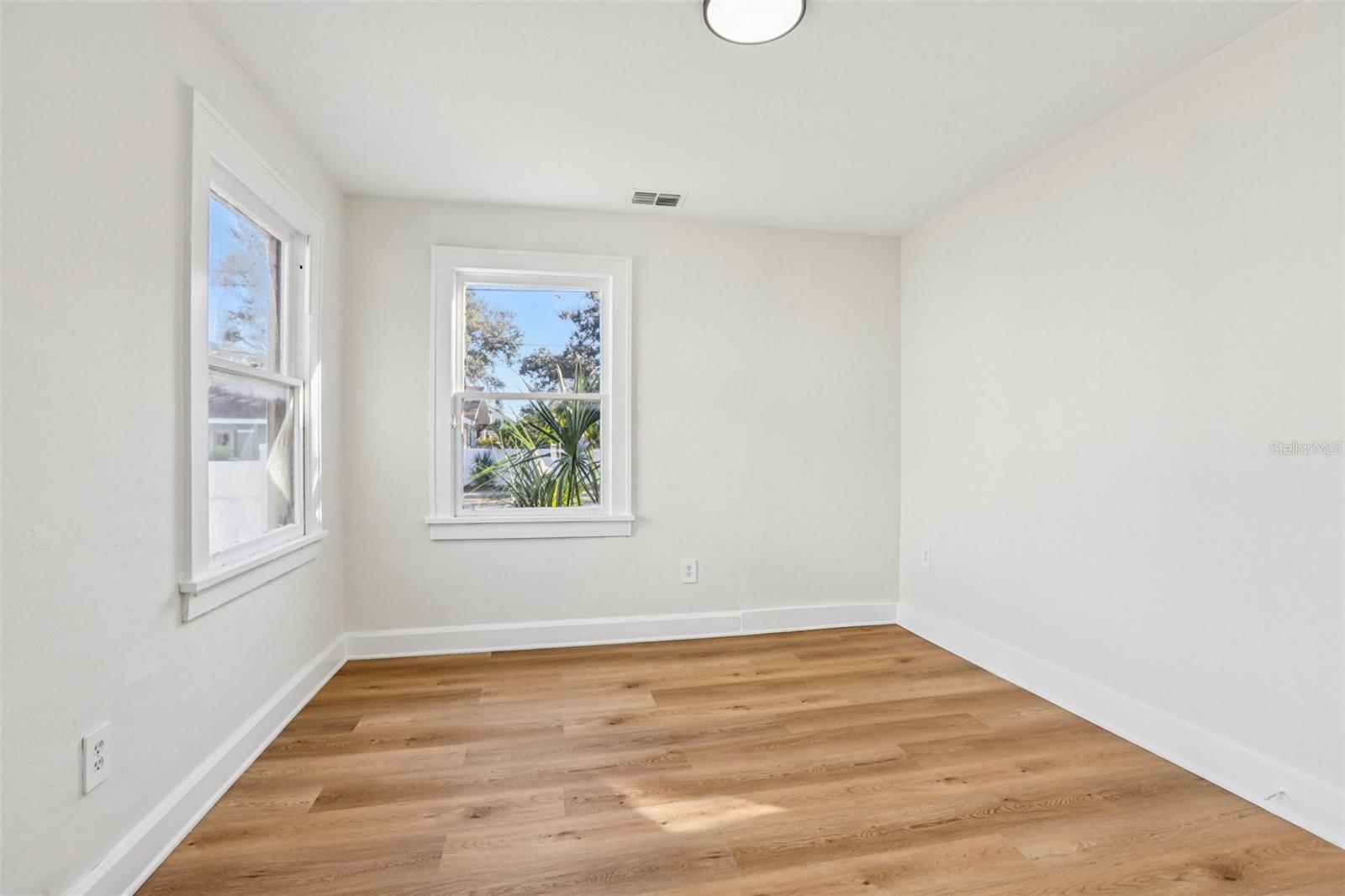 Image 6 of 47 For 305 28th Street S