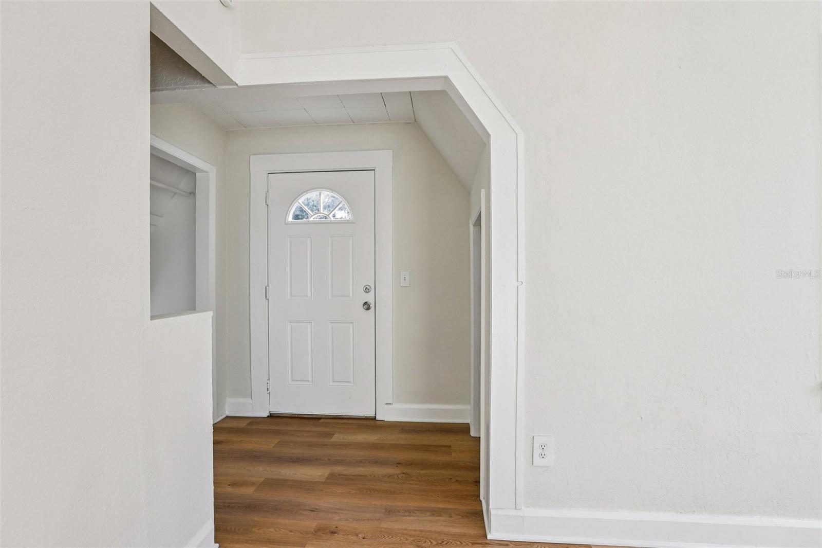 Image 8 of 47 For 305 28th Street S