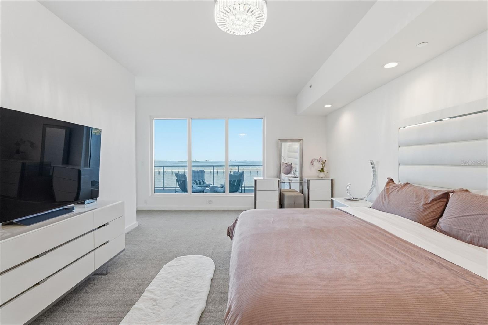 Image 17 of 38 For 920 Osceola Avenue 210