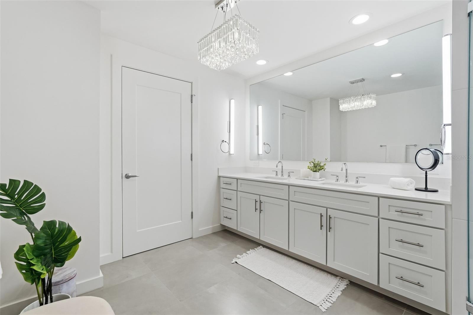 Image 19 of 38 For 920 Osceola Avenue 210