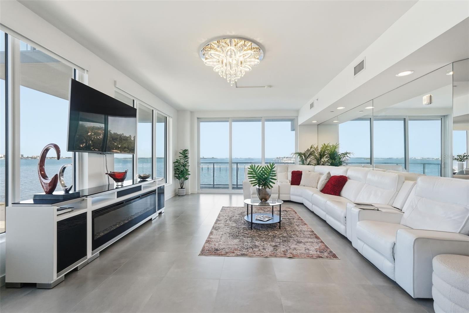 Image 6 of 38 For 920 Osceola Avenue 210