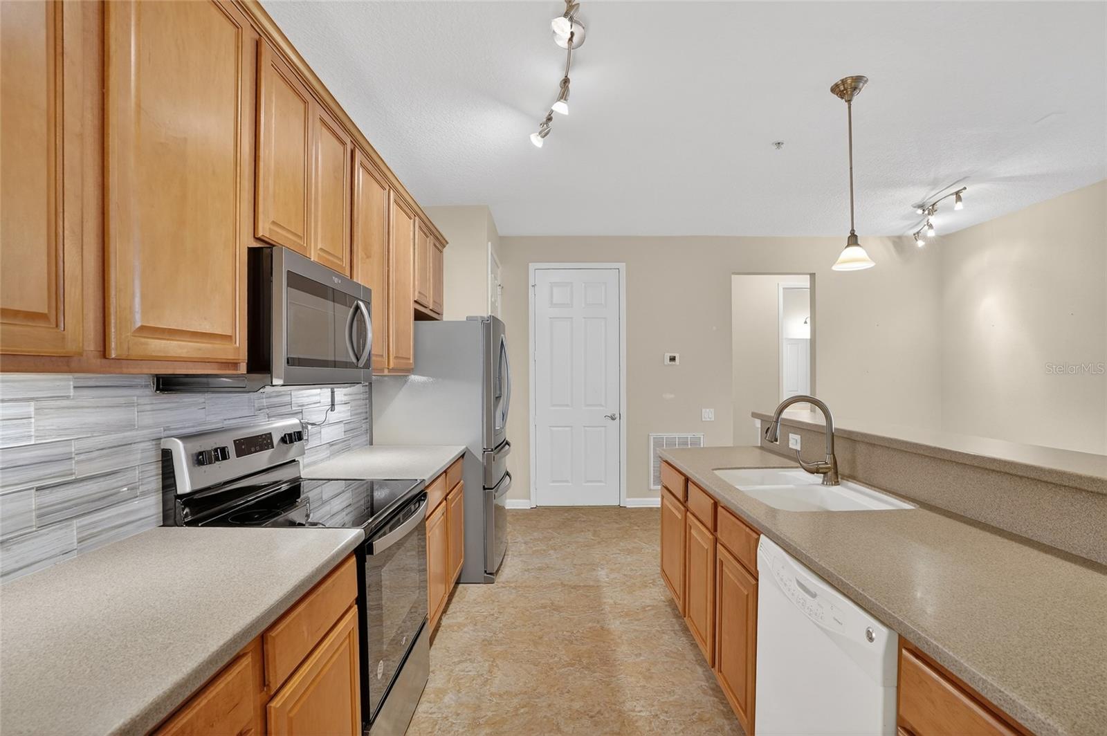 Image 20 of 45 For 7905 Seminole Boulevard 3103