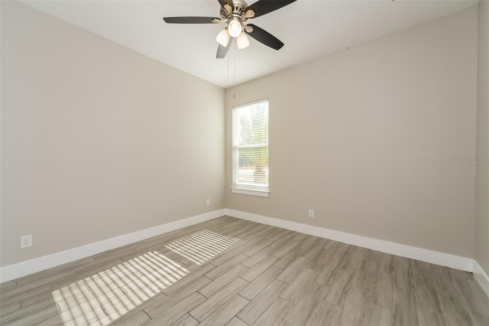 Image 10 of 15 For 398 Camellia Court