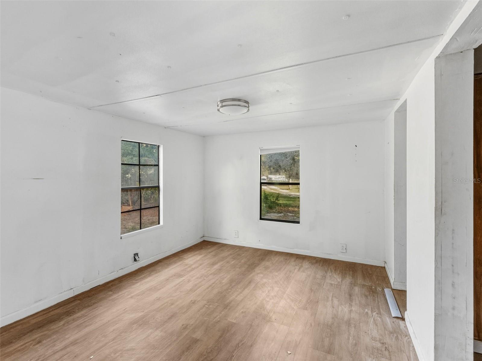 Image 10 of 39 For 7275 Knowles Road