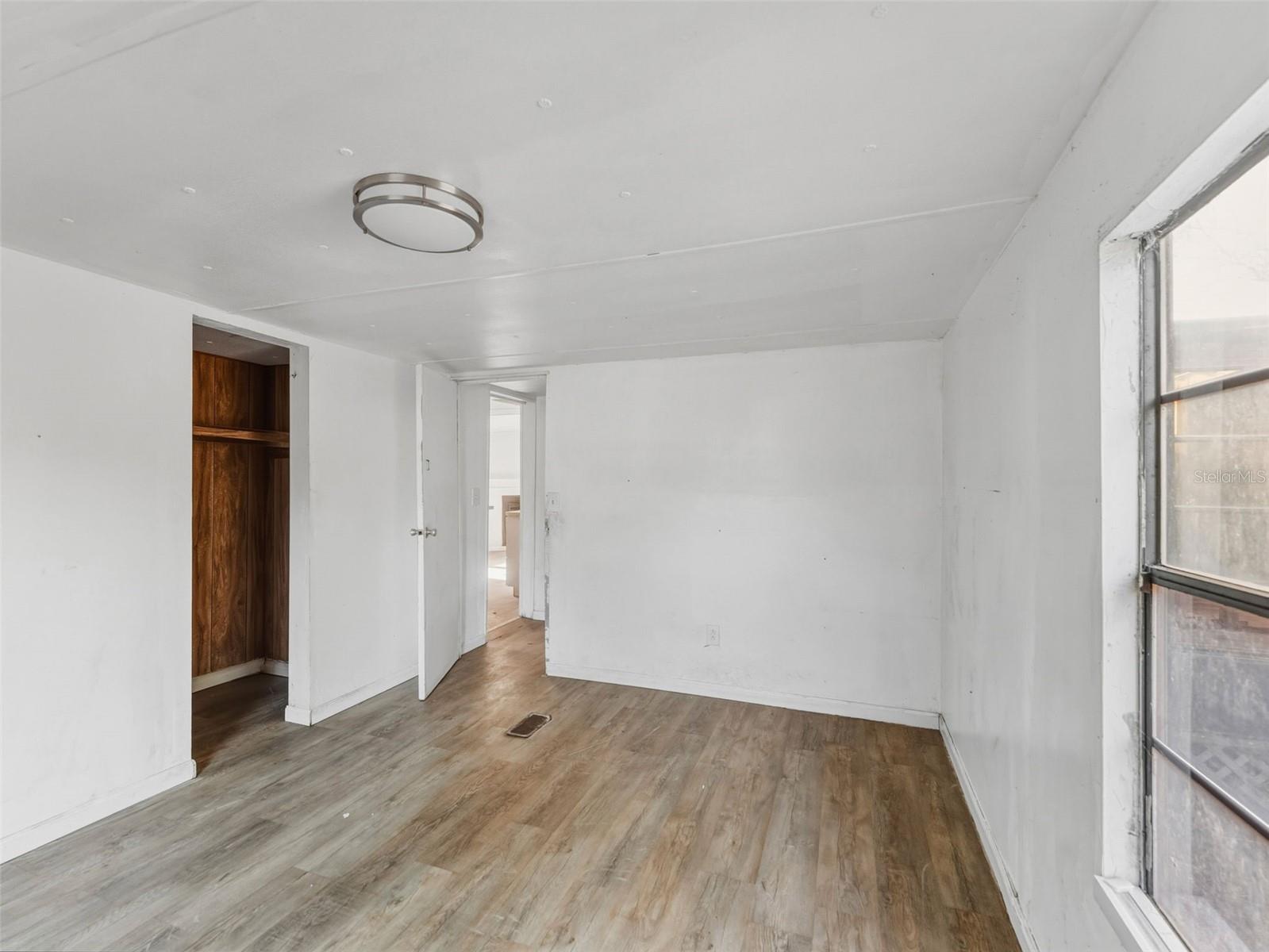 Image 11 of 39 For 7275 Knowles Road