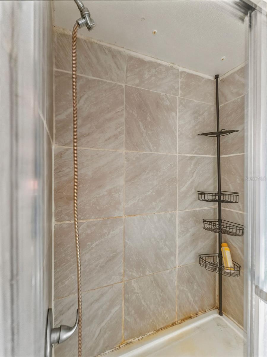 Image 17 of 39 For 7275 Knowles Road