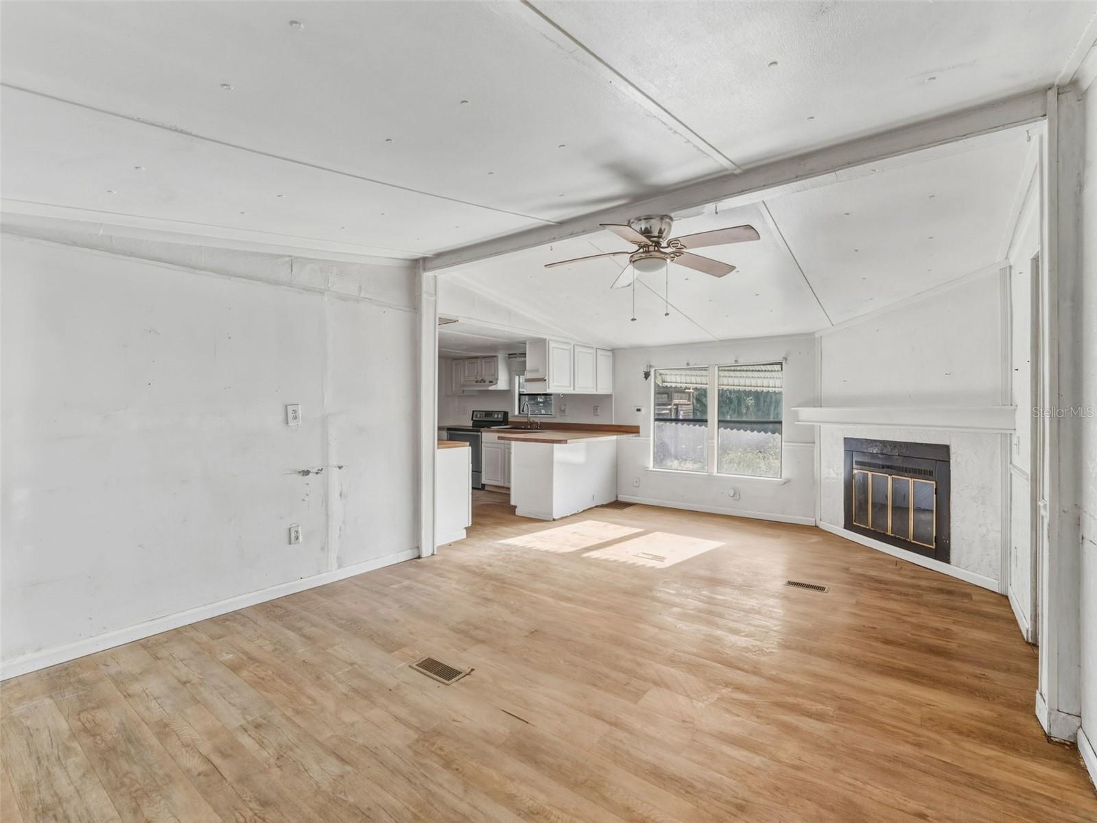 Image 6 of 39 For 7275 Knowles Road