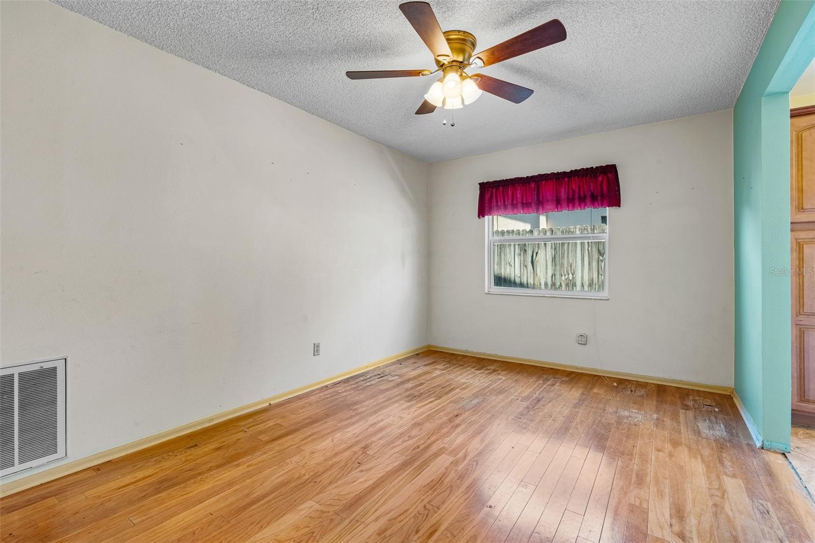 Image 28 of 52 For 2161 Little Brook Lane