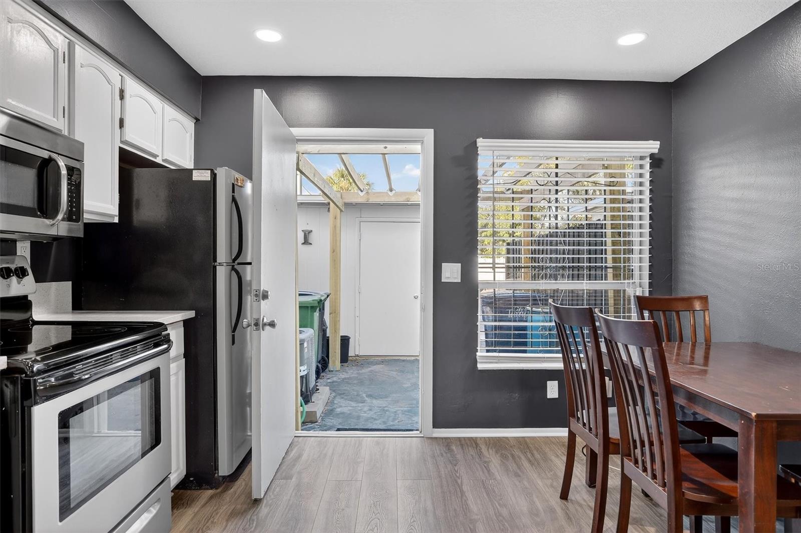 Image 10 of 18 For 4505 La Capri Court