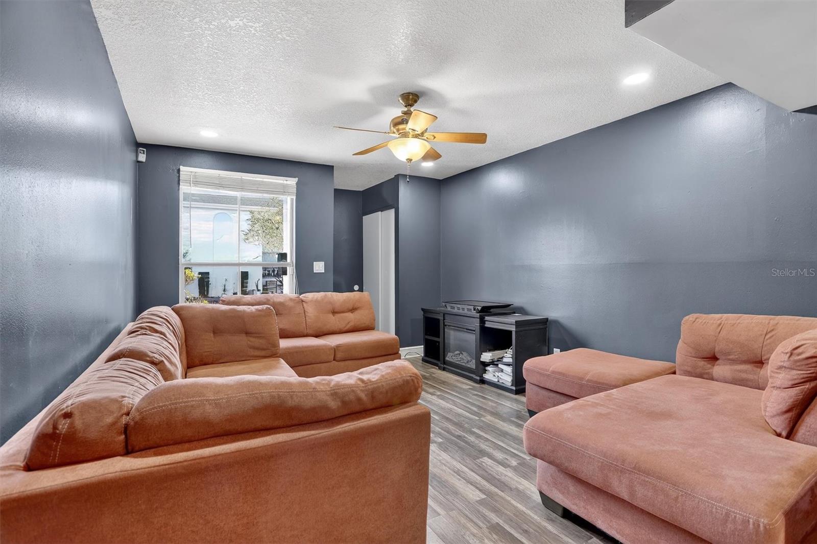 Image 4 of 18 For 4505 La Capri Court