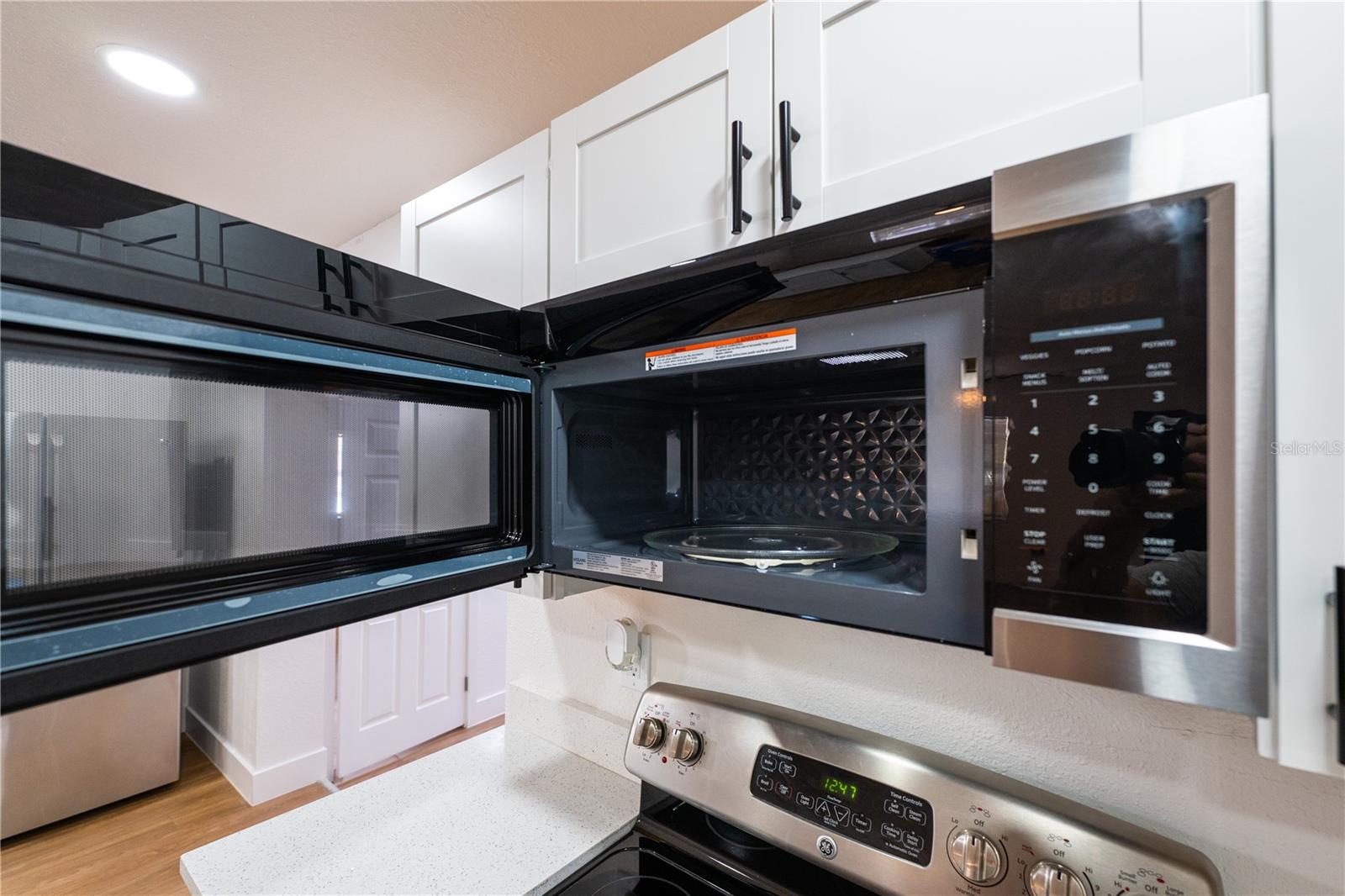 Image 14 of 42 For 5248 King Street