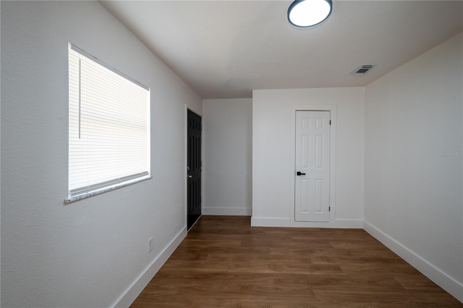 Image 39 of 42 For 5248 King Street