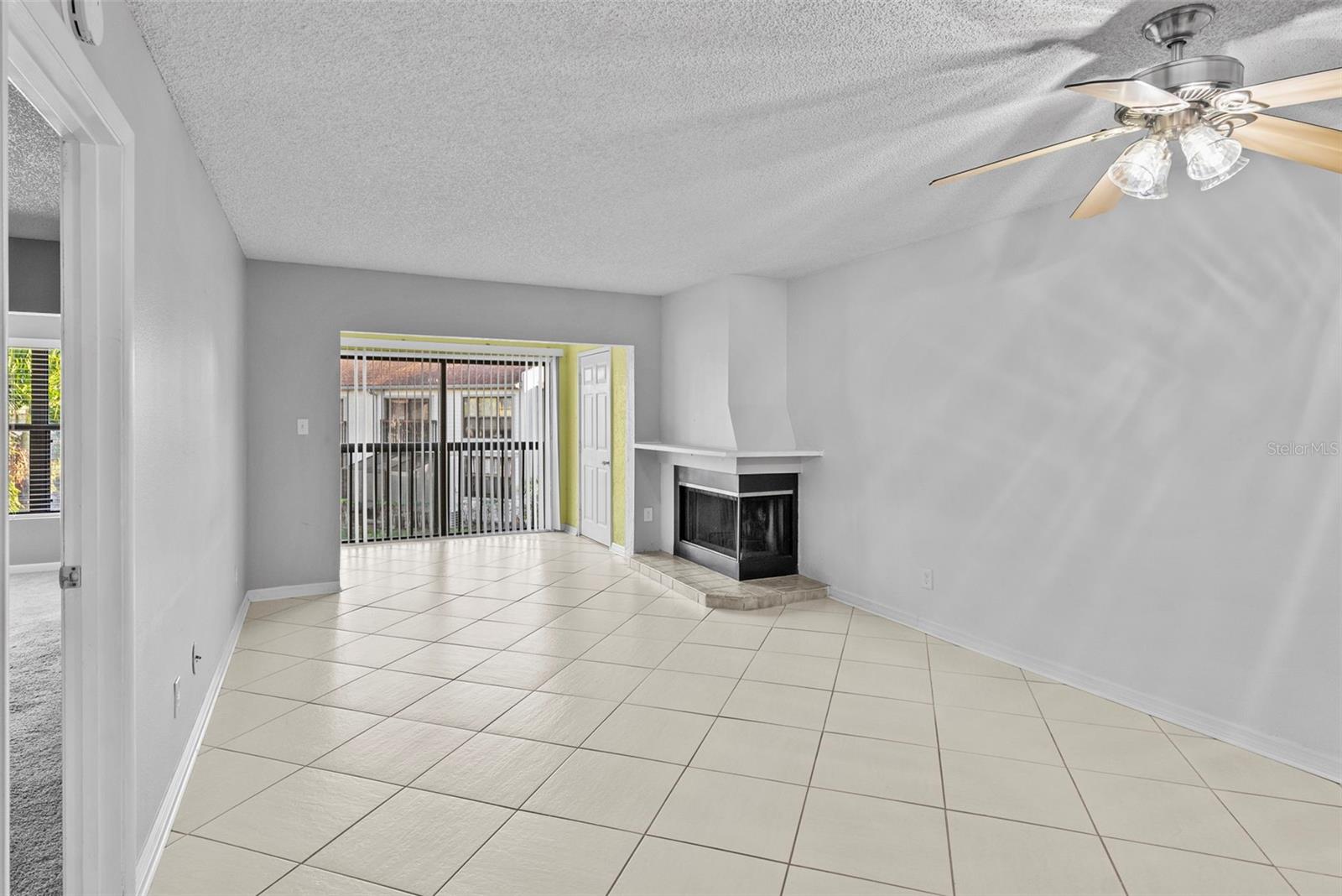 Image 6 of 36 For 1918 Pelican Landing Boulevard 1125