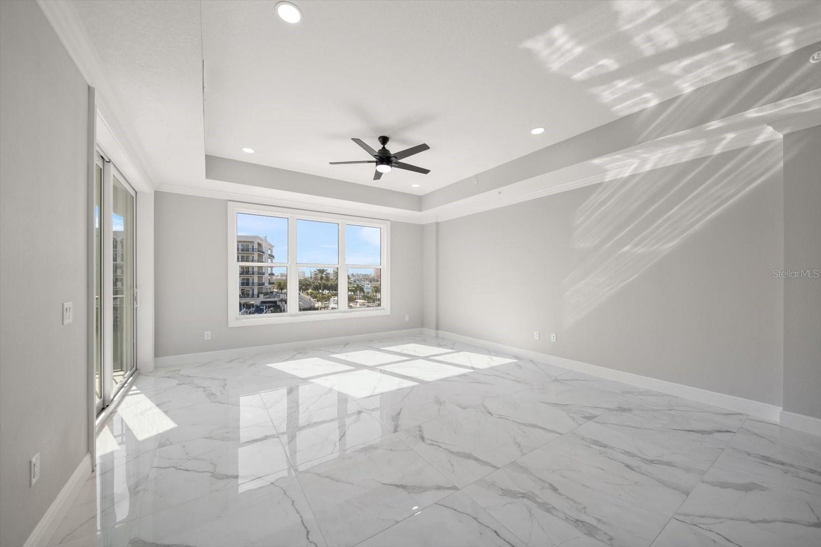 Image 12 of 48 For 211 Dolphin Point 301