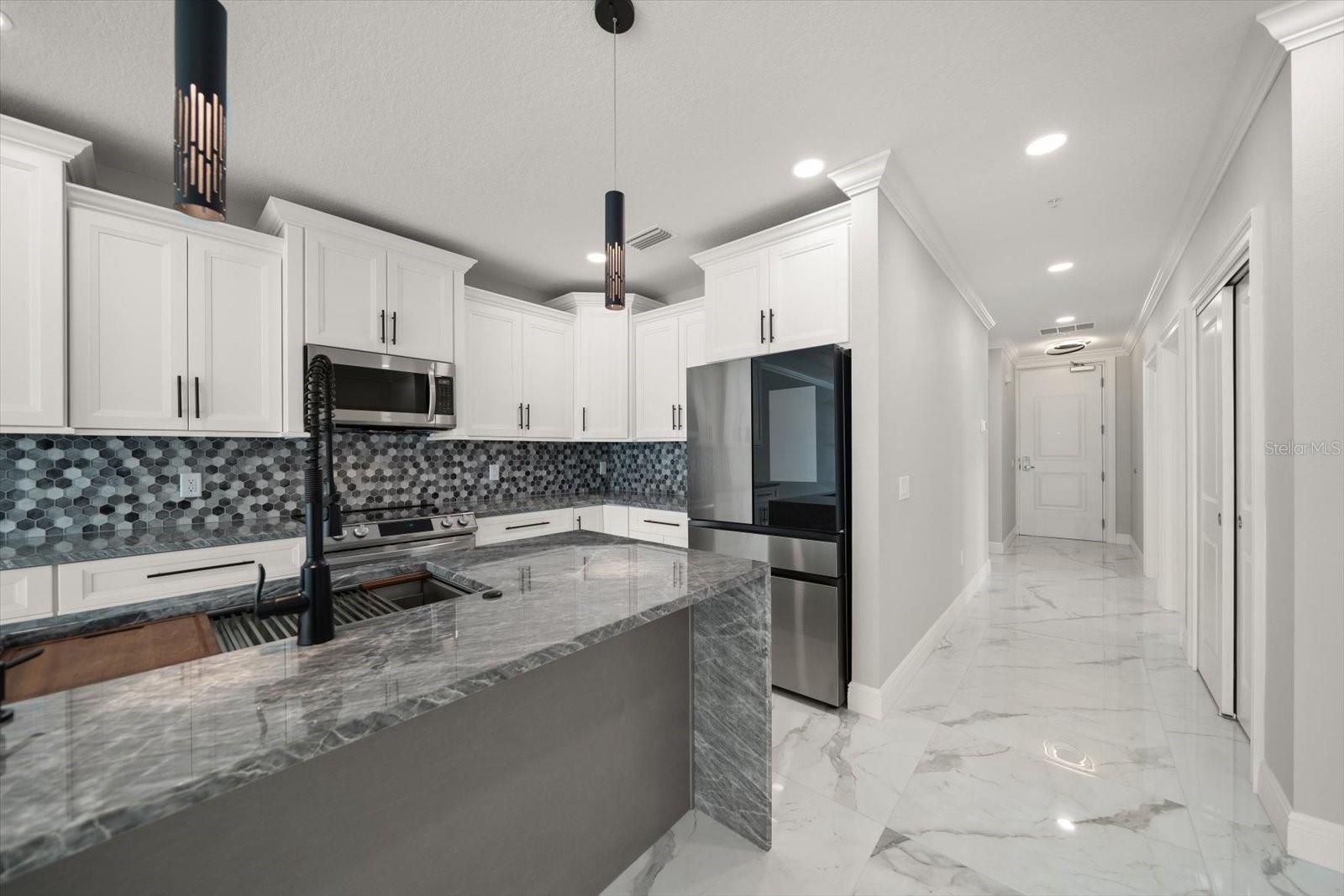 Image 14 of 48 For 211 Dolphin Point 301