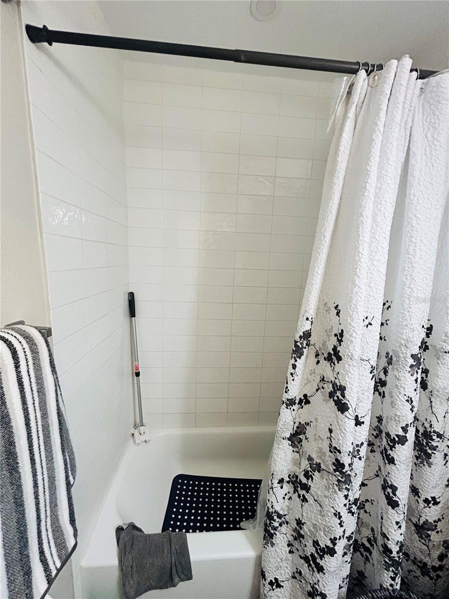 Image 11 of 30 For 4611 14th Avenue S