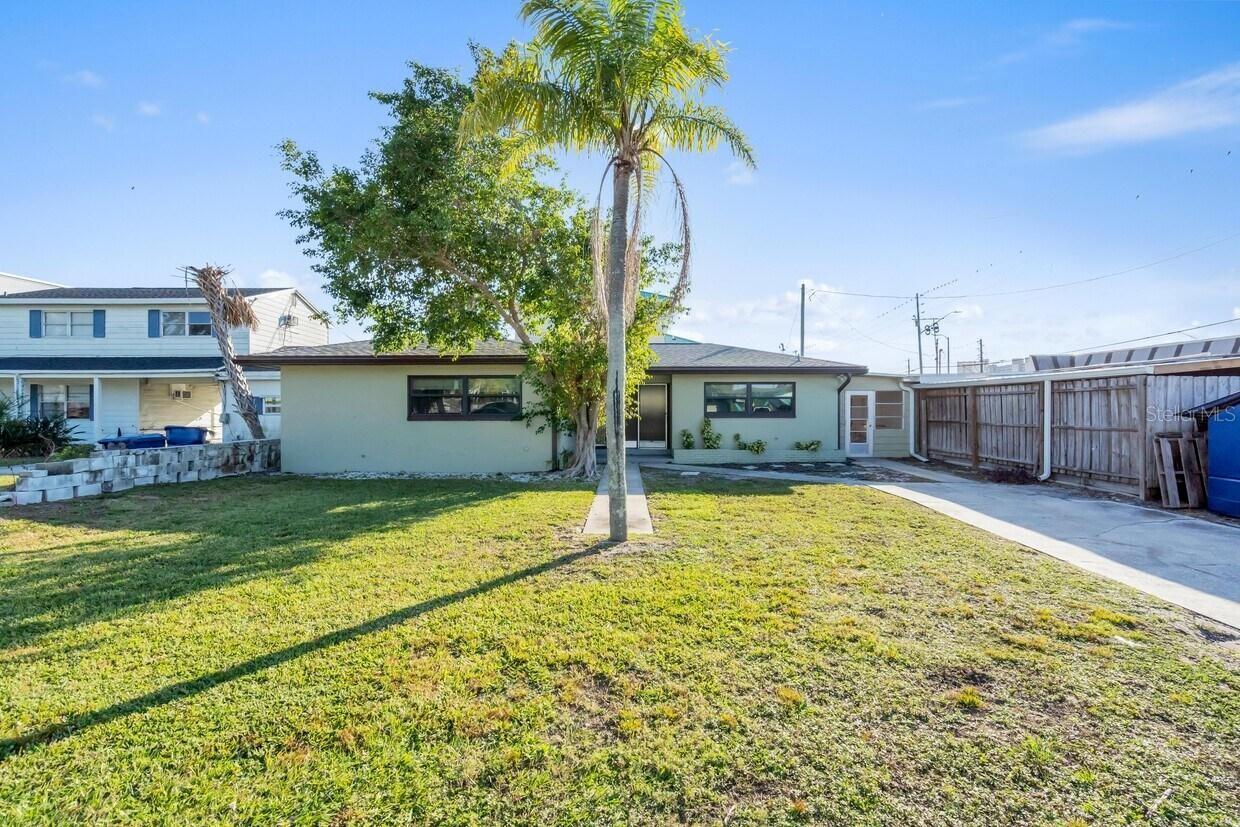 Listing photo id 10 for 6860 Park Street S