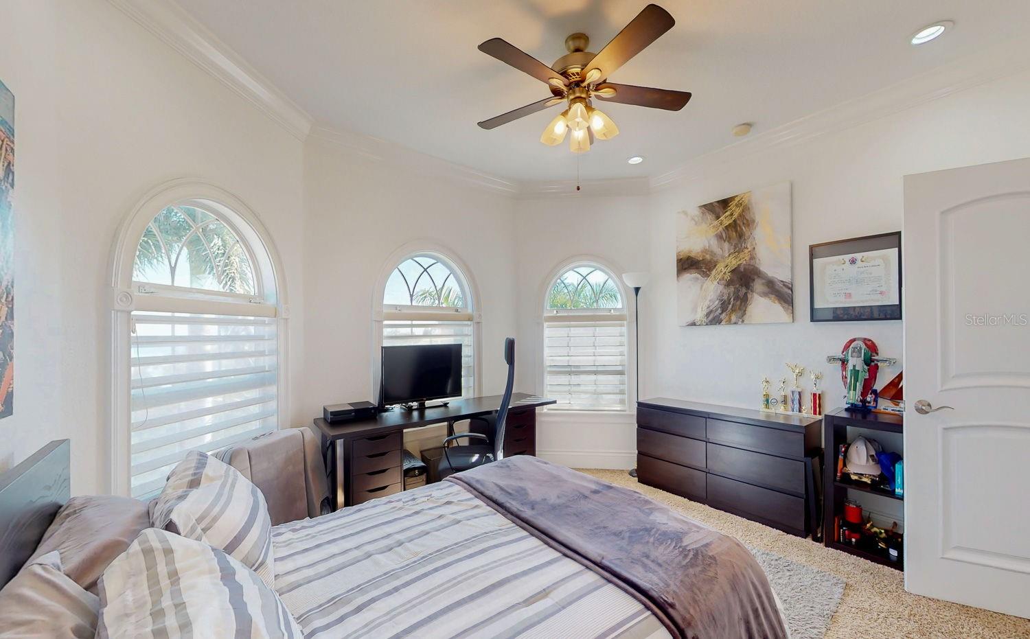 Image 73 of 100 For 6233 Bayshore Boulevard