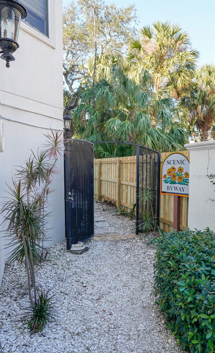 Image 96 of 100 For 6233 Bayshore Boulevard