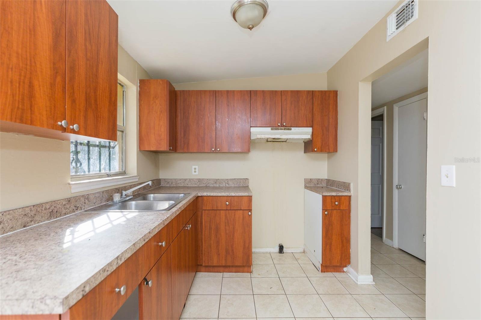 Image 14 of 32 For 5016 86th Street