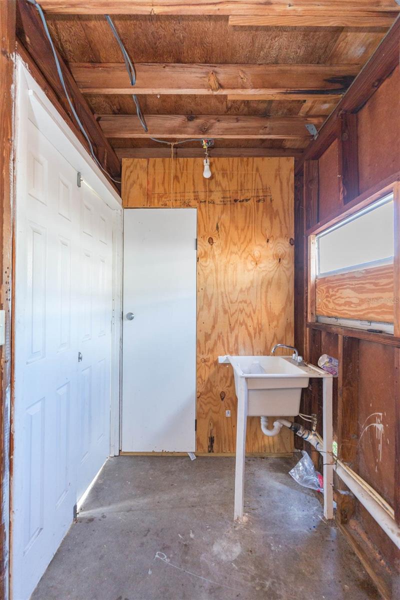 Image 30 of 32 For 5016 86th Street