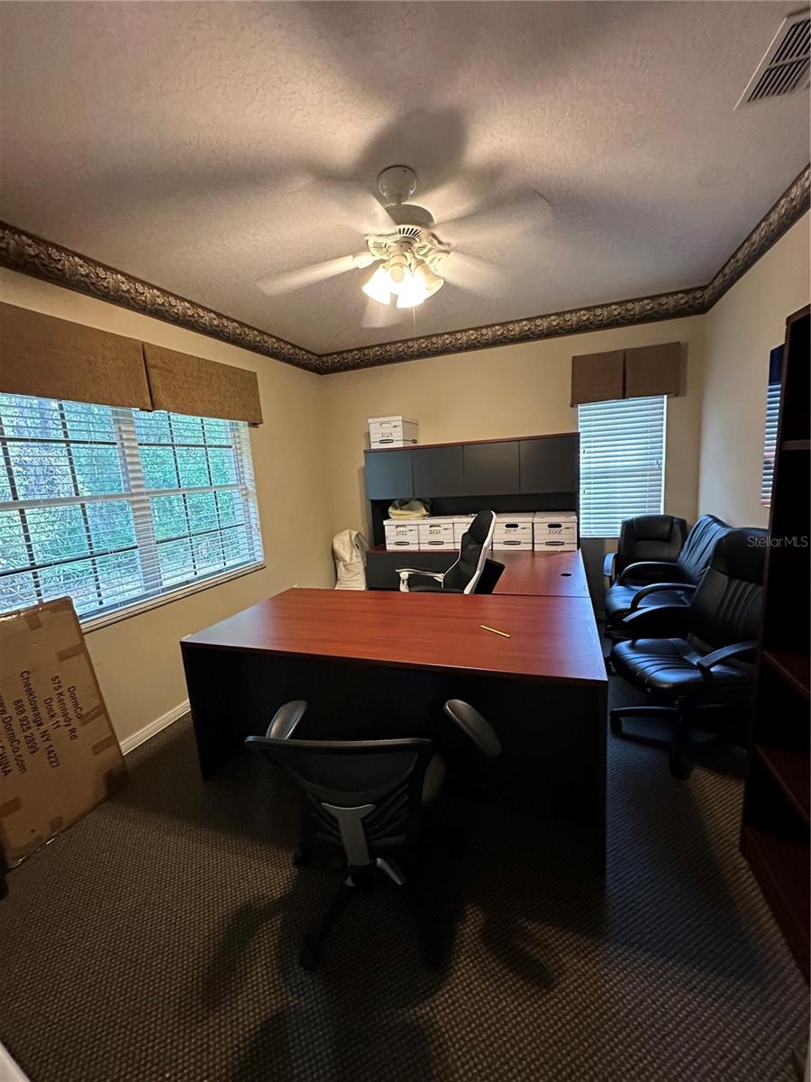 Listing photo id 3 for 8345 Gunn Highway