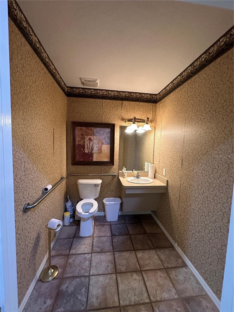 Listing photo id 5 for 8345 Gunn Highway