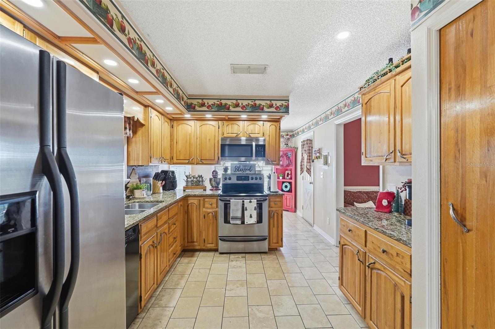 Image 13 of 70 For 2911 Walker Road