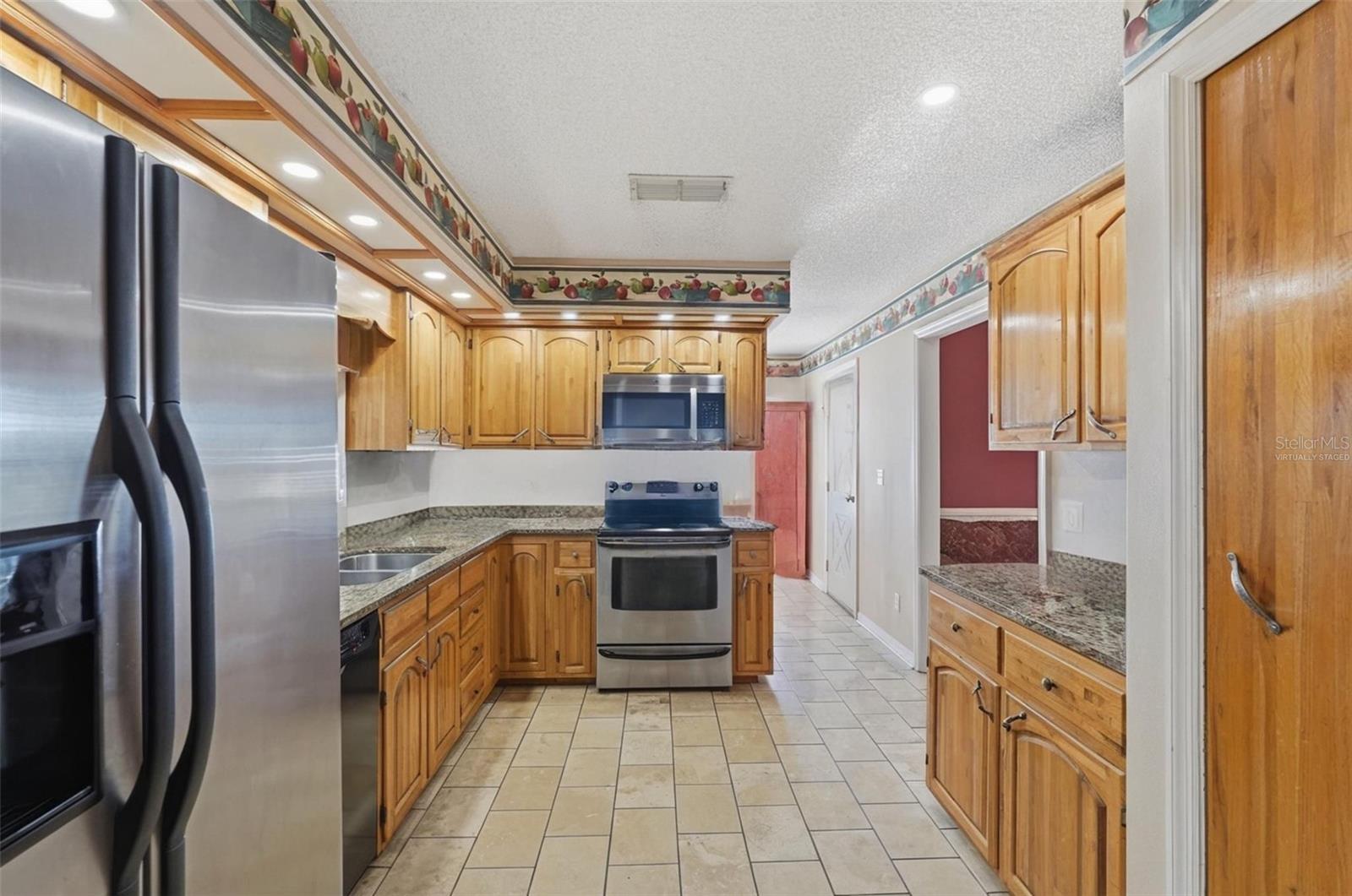 Image 14 of 70 For 2911 Walker Road