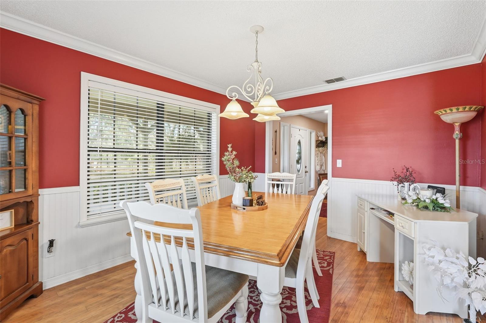 Image 19 of 70 For 2911 Walker Road