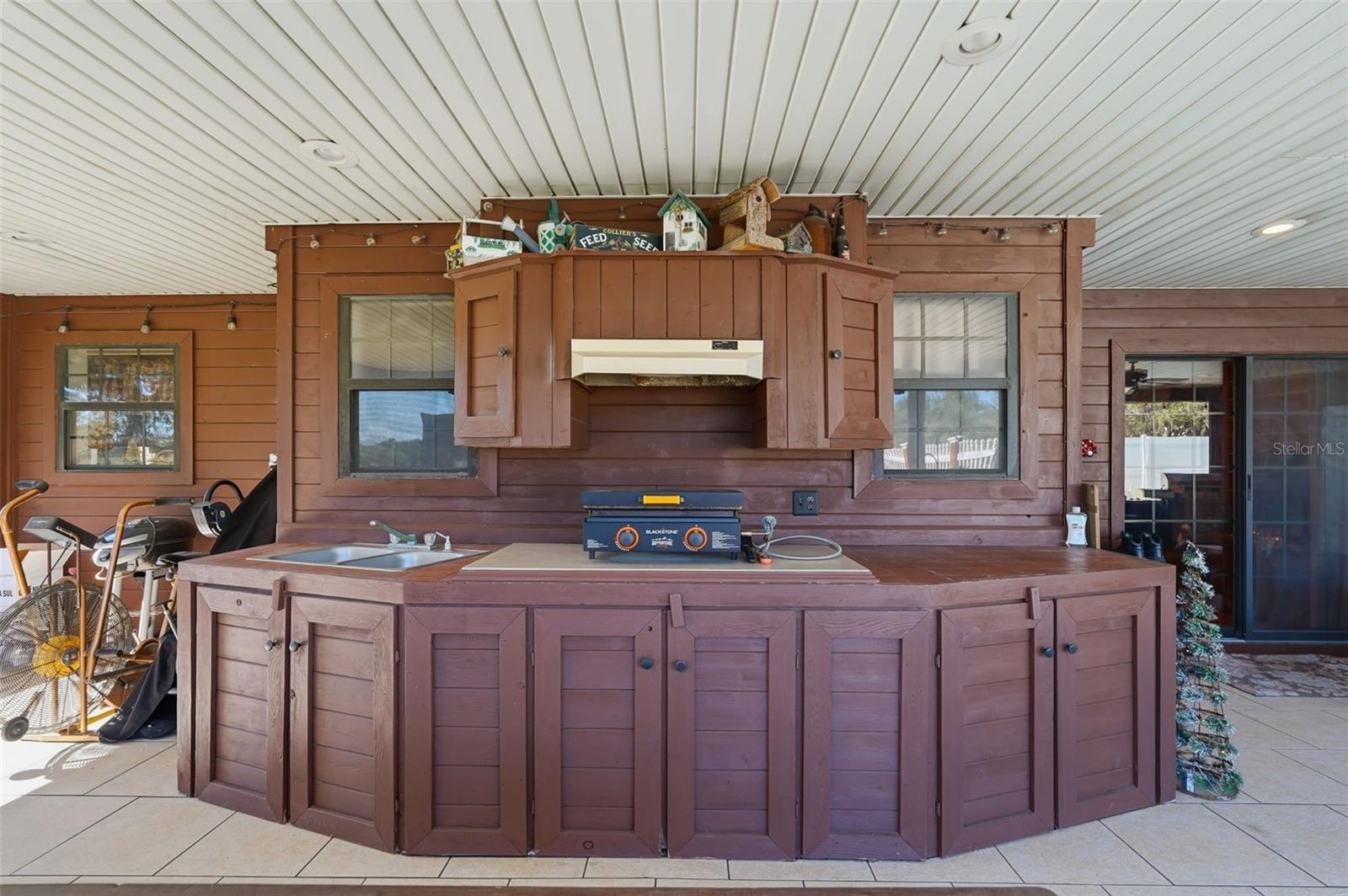 Image 43 of 70 For 2911 Walker Road