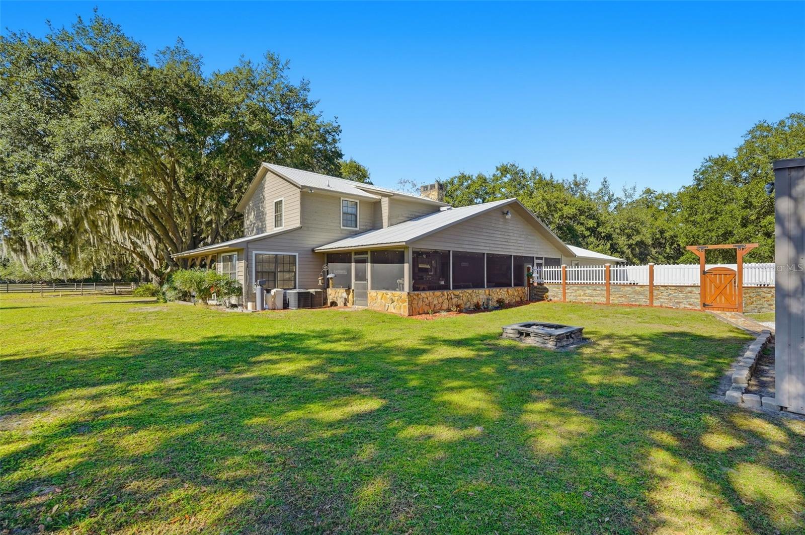 Image 52 of 70 For 2911 Walker Road