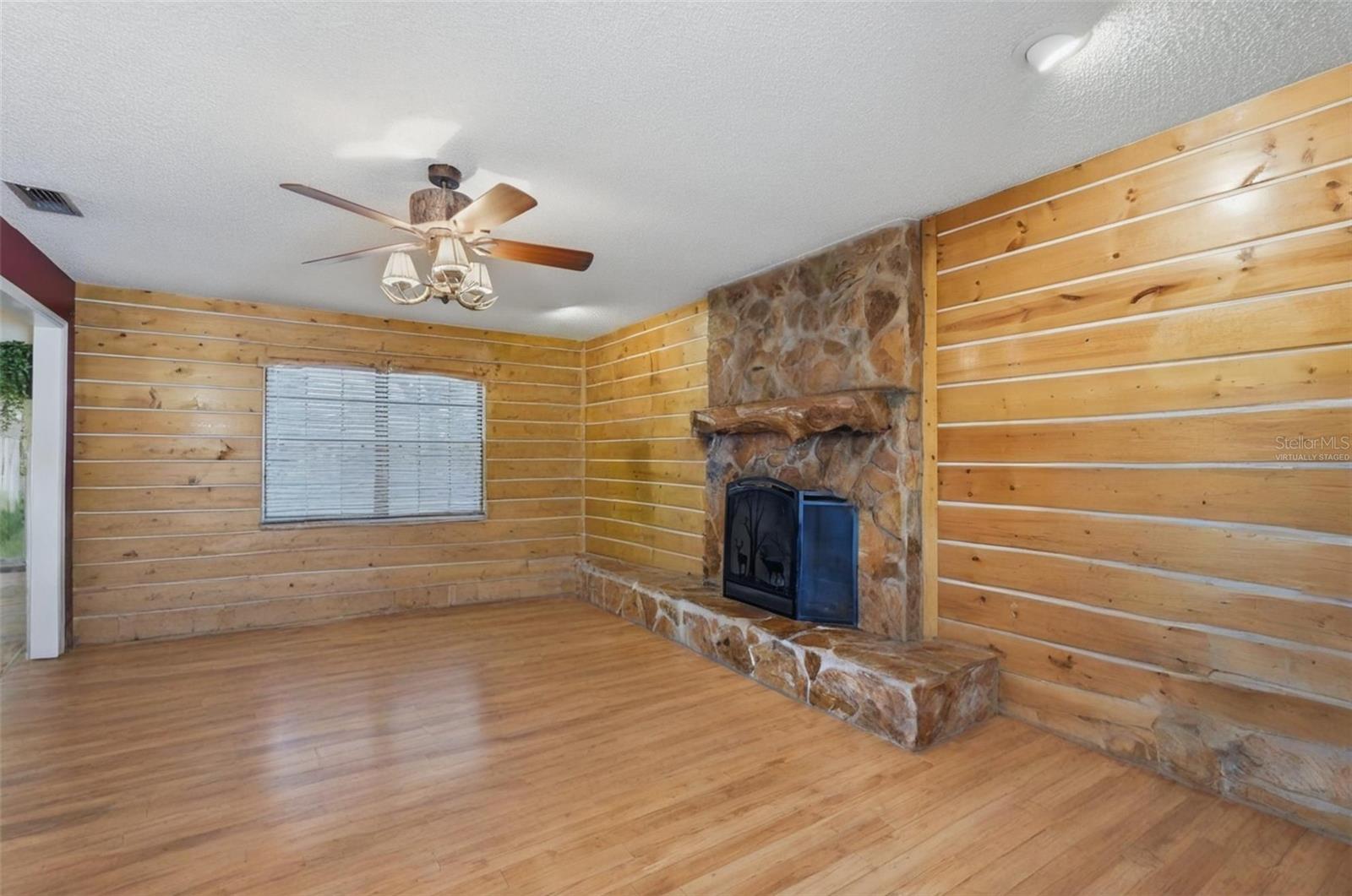 Image 9 of 70 For 2911 Walker Road