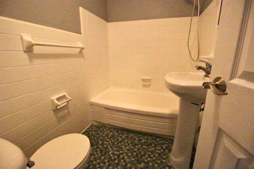 Image 6 of 30 For 3315 58th Avenue S 204