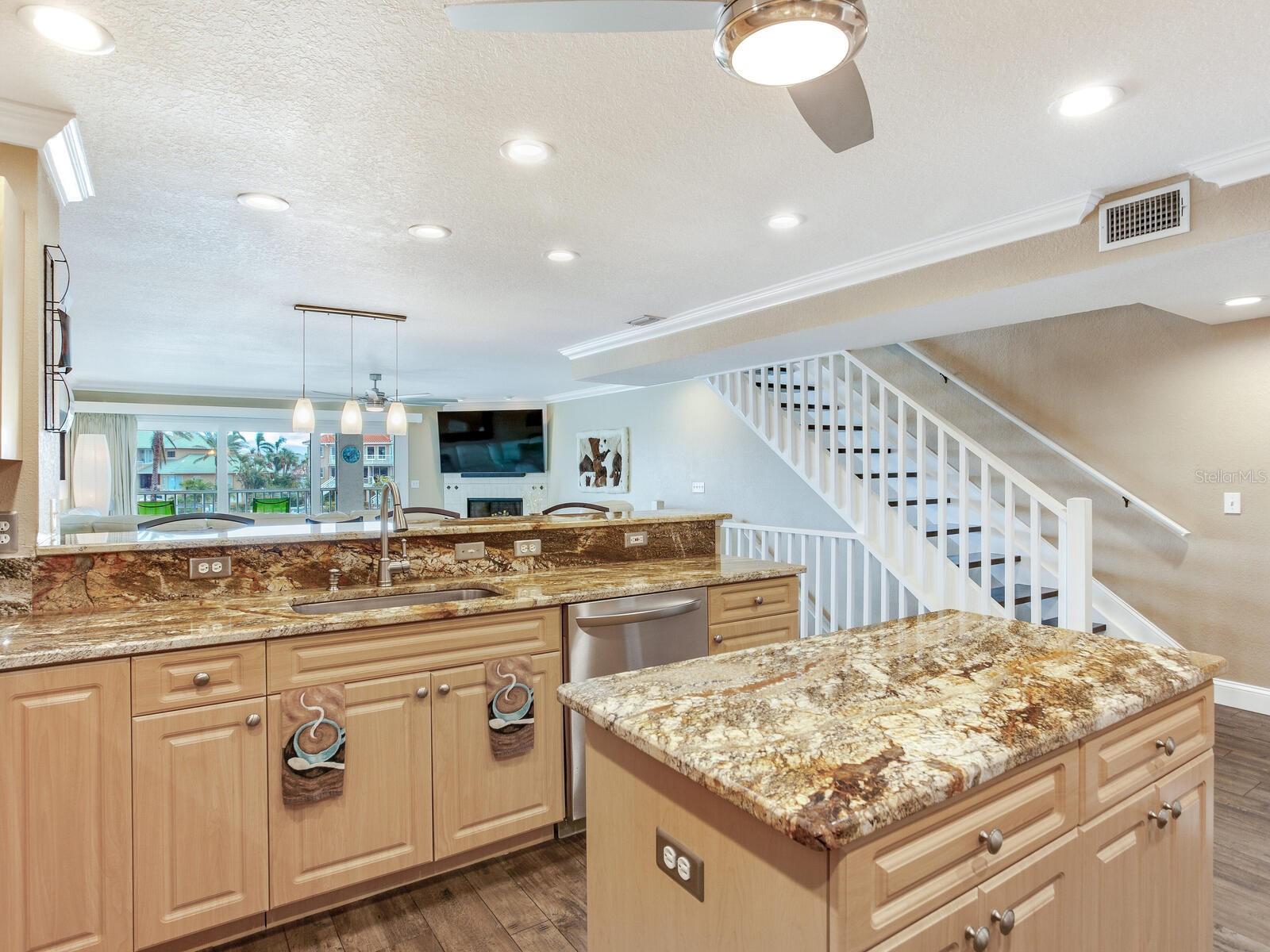 Image 21 of 87 For 521 Pinellas Bayway S 107